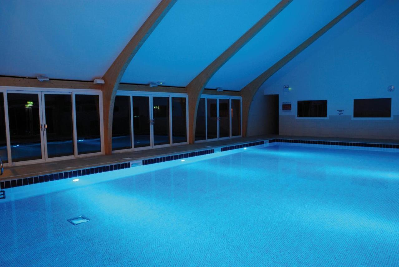 Kingfisher Hot Tub & Log Burner House On Premium Lakeside With Resort Facilities St Columb Major Exterior photo